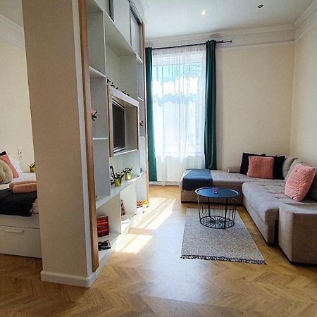 גיור Smaragd Apartman מראה חיצוני תמונה