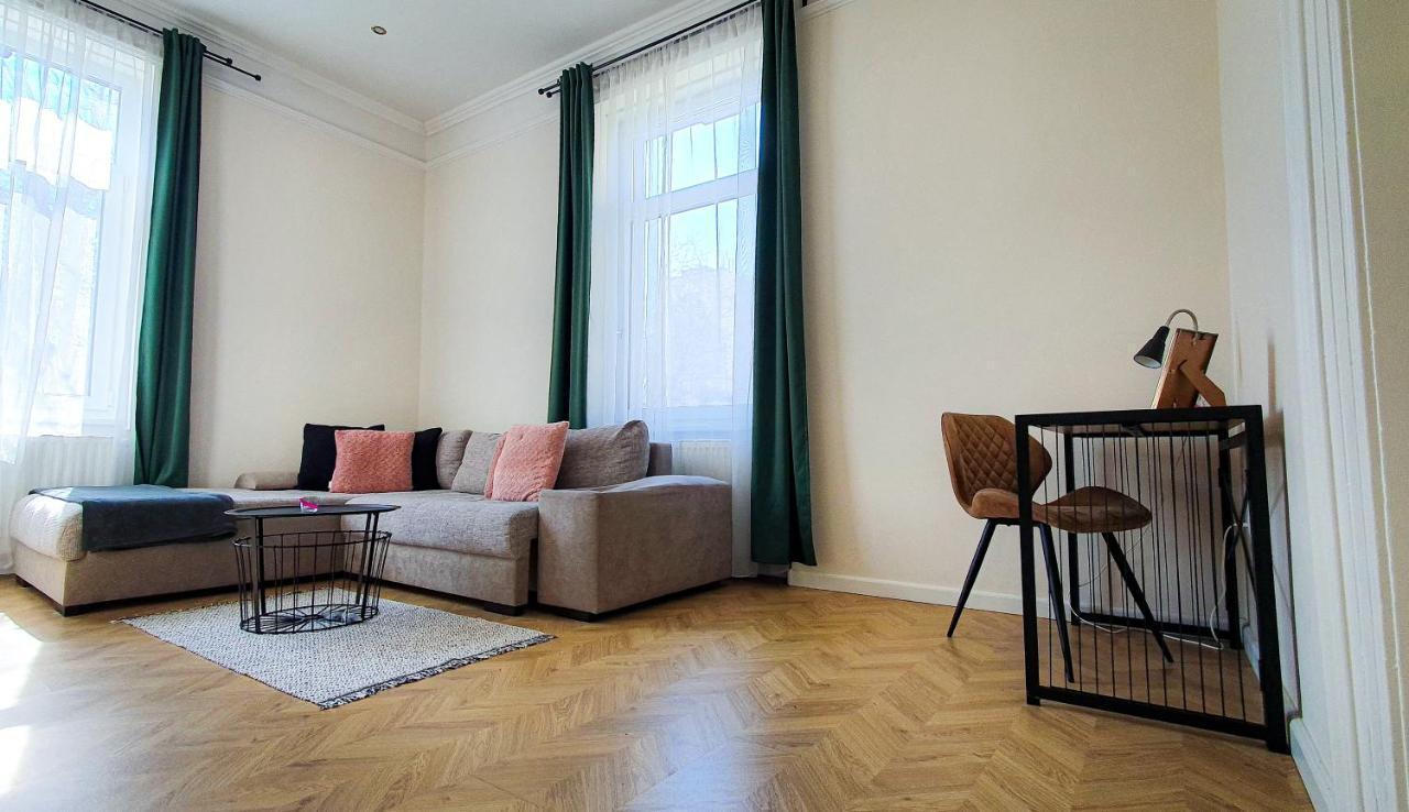 גיור Smaragd Apartman מראה חיצוני תמונה