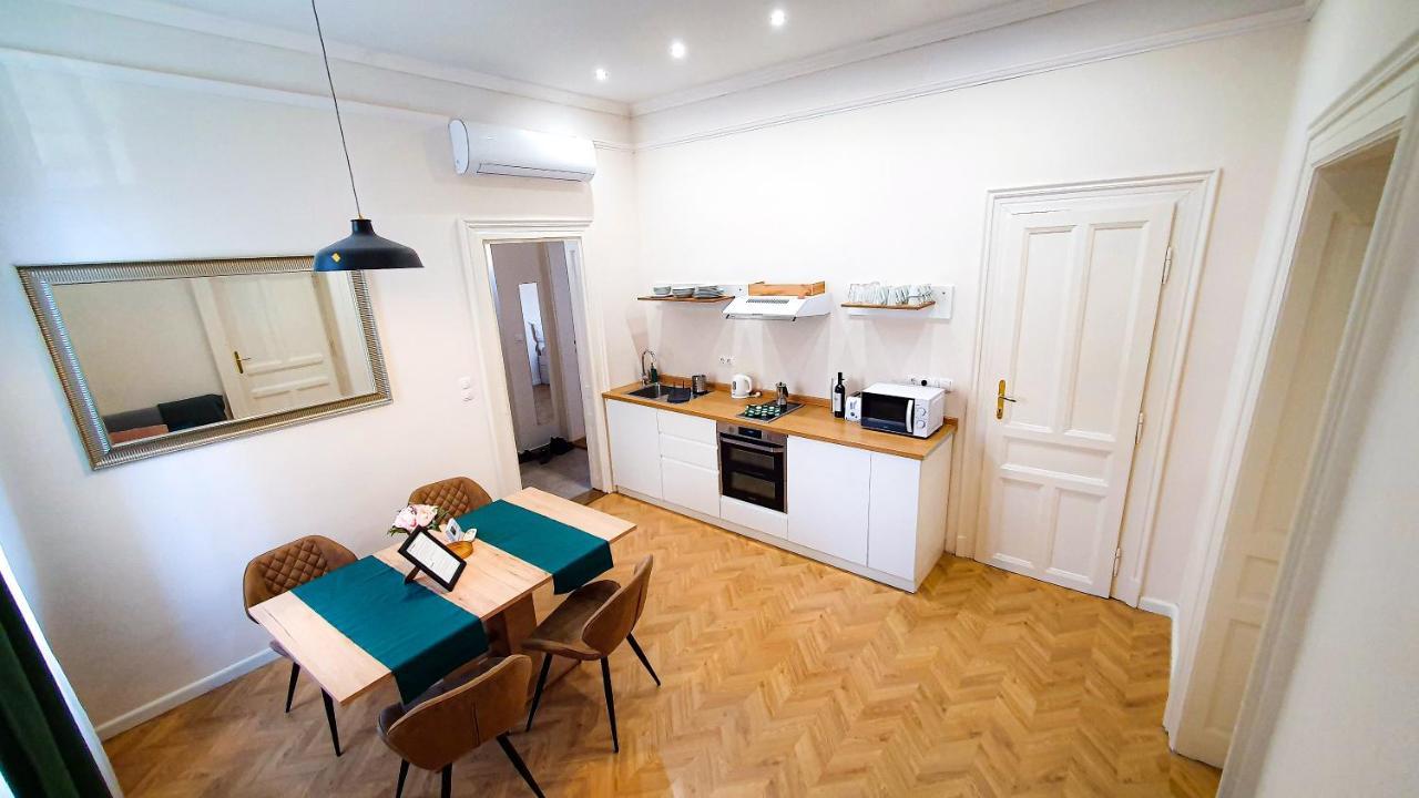 גיור Smaragd Apartman מראה חיצוני תמונה