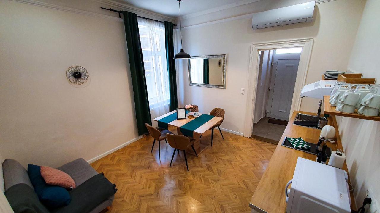 גיור Smaragd Apartman מראה חיצוני תמונה